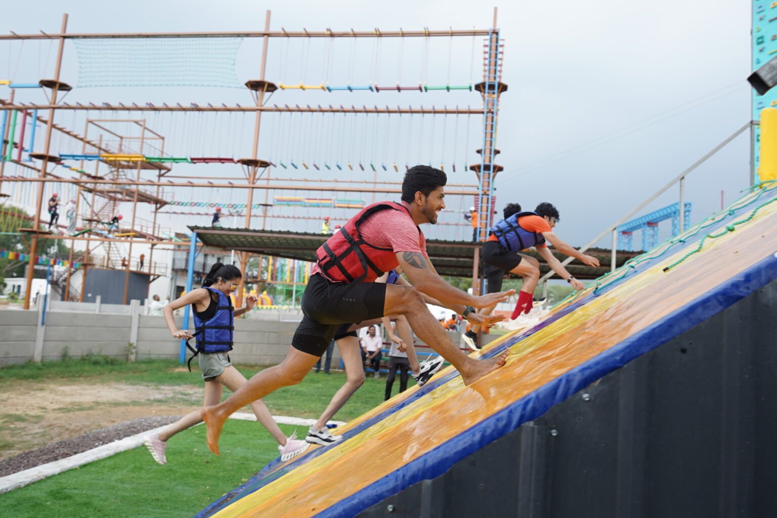 Guest mid-air on the bungee ejection in the Sky High Zone at Elevate